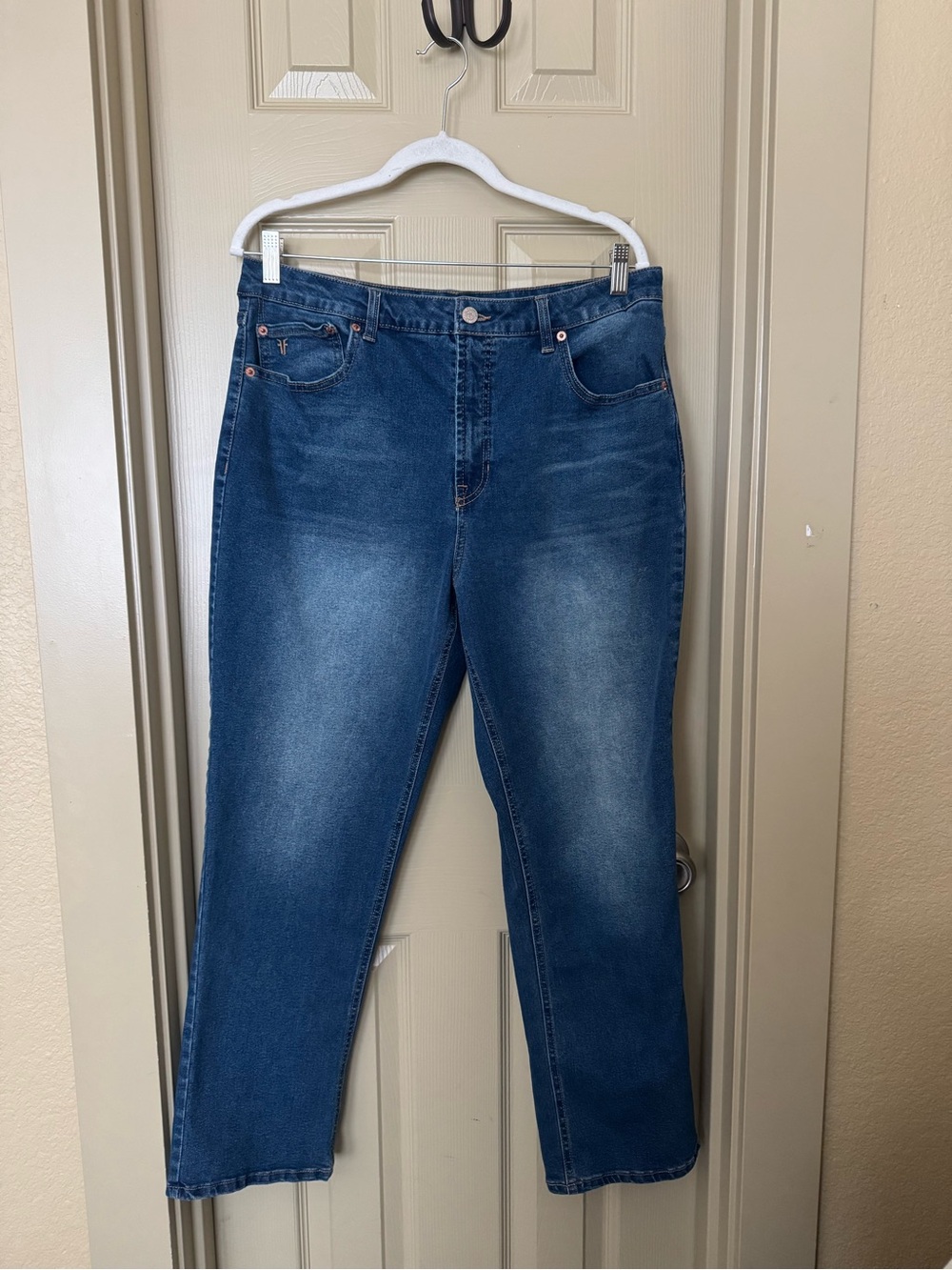 Frye Women's Straight-Leg Jeans in Medium Blue Wash